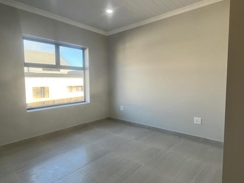 3 Bedroom Property for Sale in Reebok Western Cape
